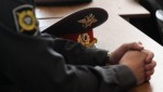 Знакомый похитил денежные средства у астраханца, хранившнго их в диване